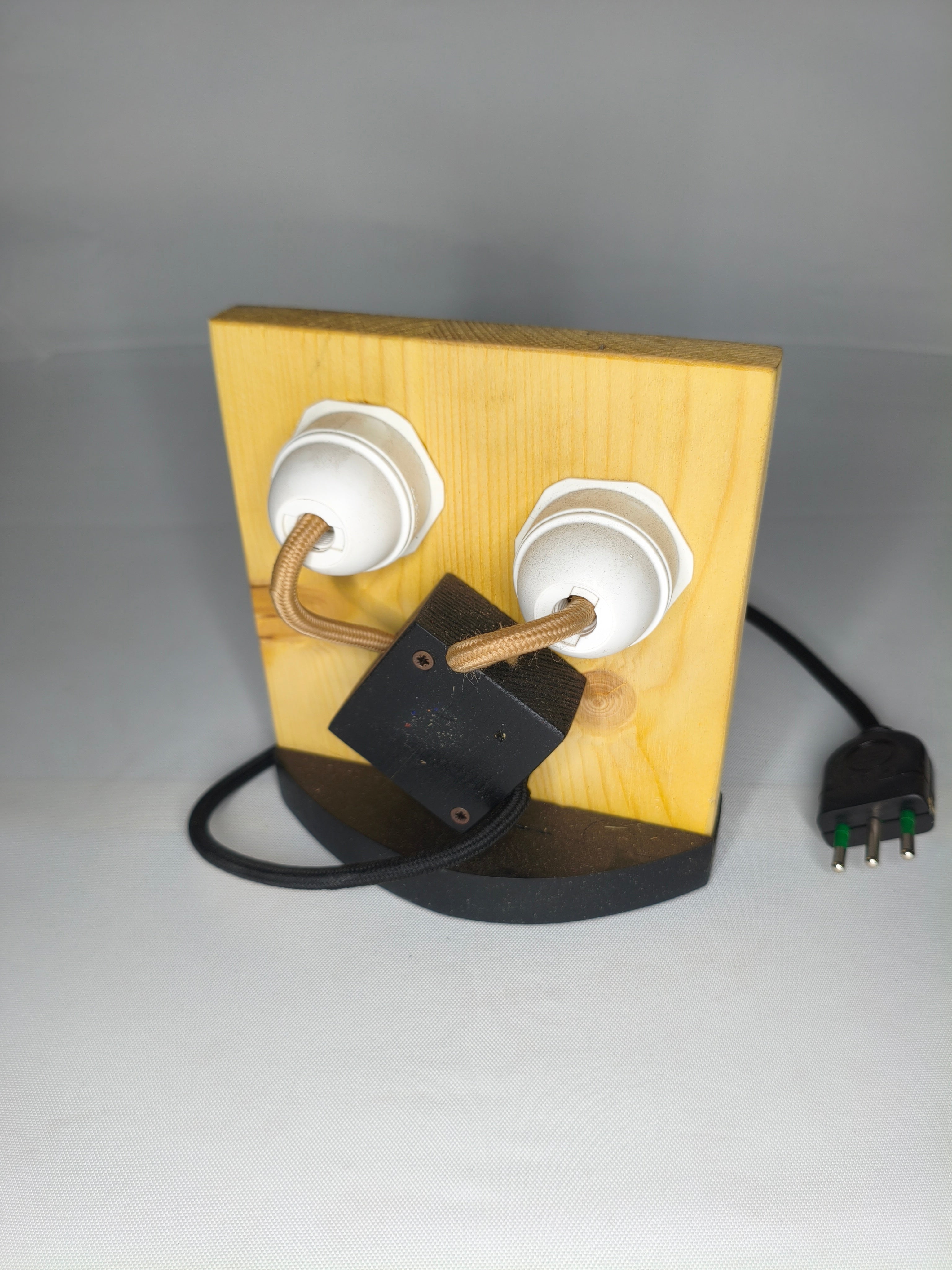 Lampada Mostro Bocca Larga – Luce da Tavolo Artigianale in Legno E27