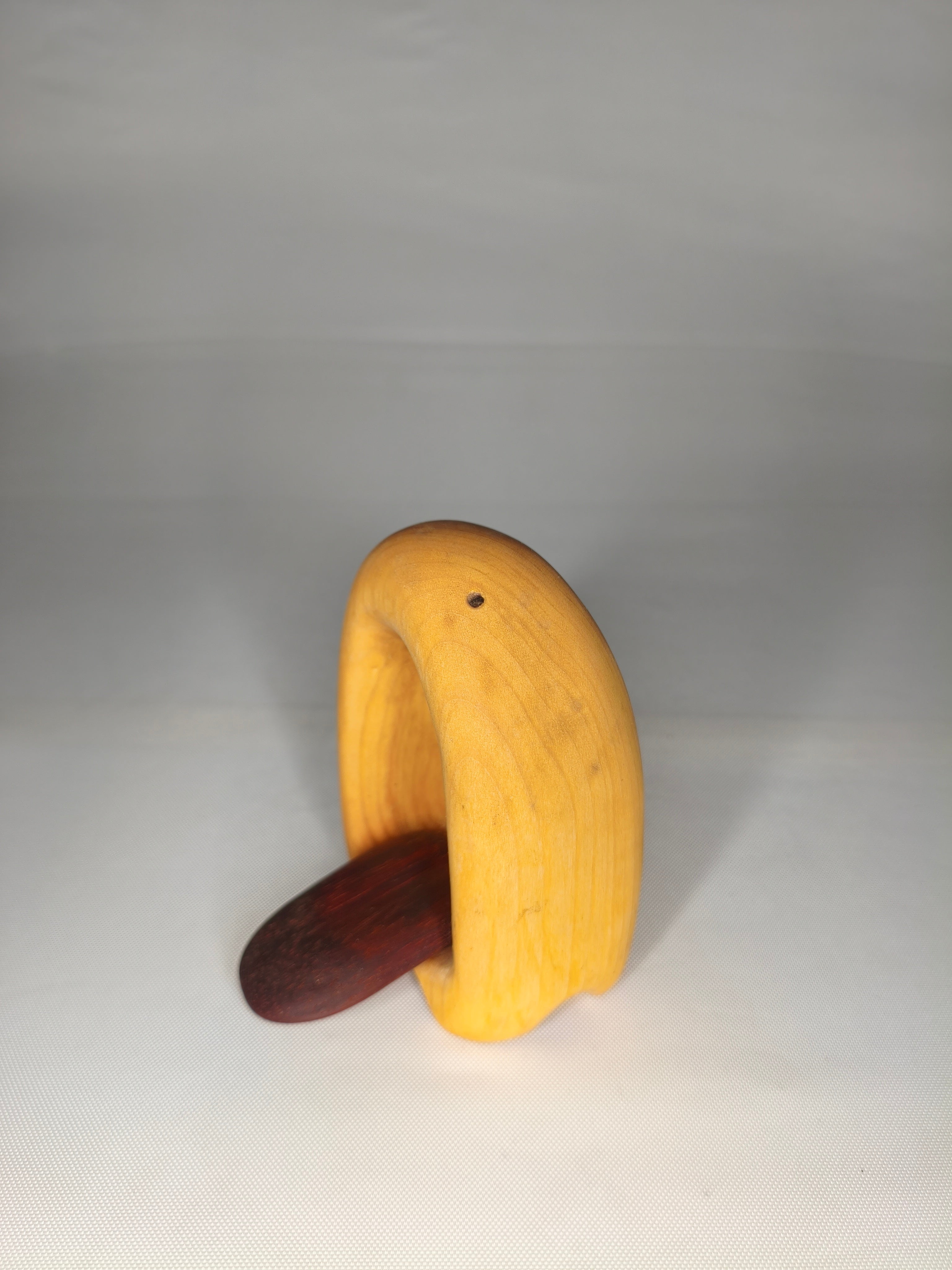 Mostrino – Scultura Artigianale in Faggio e Amaranto
