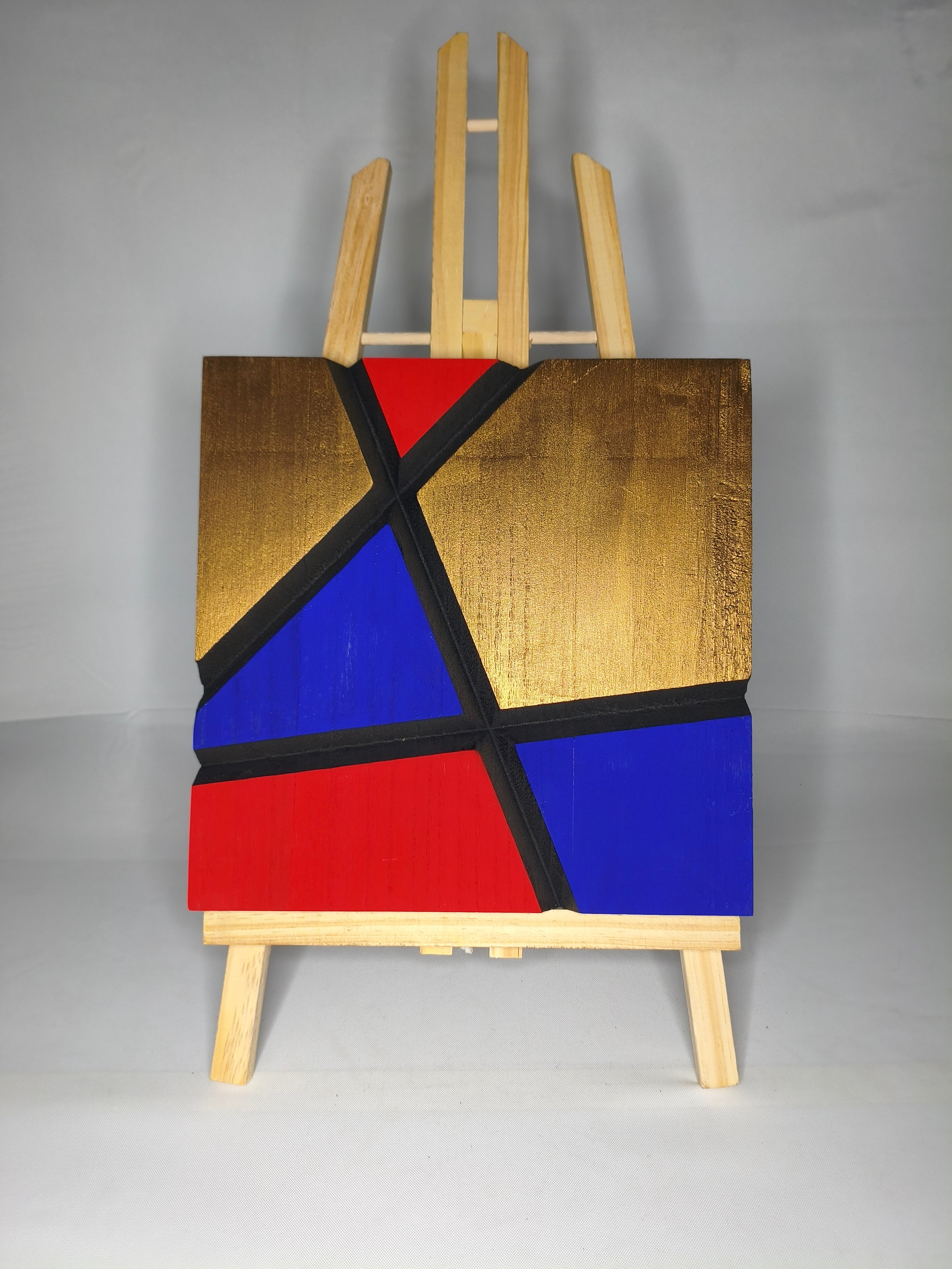 Quadro Geometrico Cubista Rosso, Blu e Oro – Legno di Paulonia