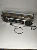 Boombox Vintage Anni '80 – Radio a Cassette Modificata con Speaker Bluetooth