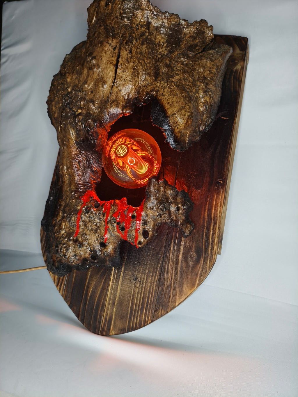Lampada Artigianale in Legno con Radica e Bulbo Decorativo